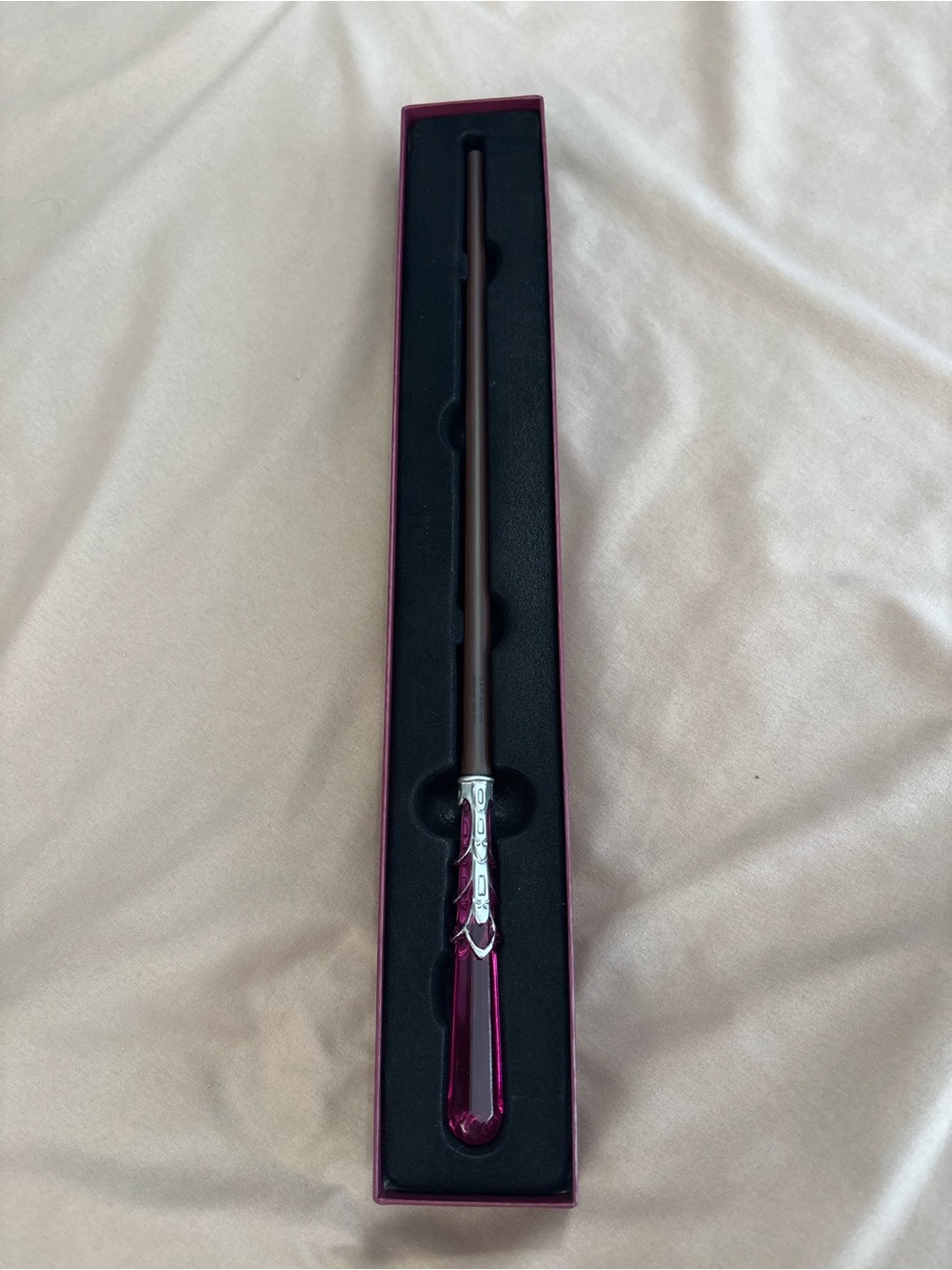 Seraphina Picquery Character Wand Replica with Collector Box & Universal Map - Picture 2 of 9
